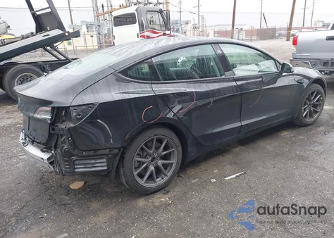 2021 Tesla Model 3 Standard Range Plus Rear-Wheel Drive z USA, uszkodzony, nr VIN 5YJ3E1EA2MF870622